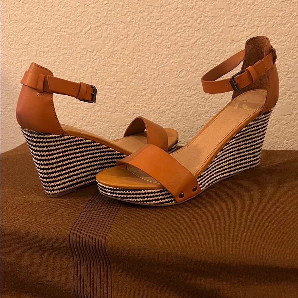 Stylish Tan Wedge Sandals